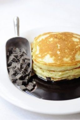 chocolate-chunk-pancakes