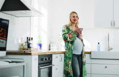 What To Eat (Or Avoid) When You’re Pregnant