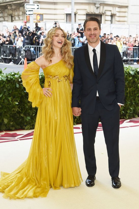 Amanda Seyfried (with husband Thomas Sadoski)