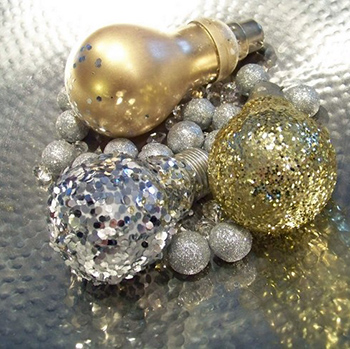 Glitter Bulb Garland 