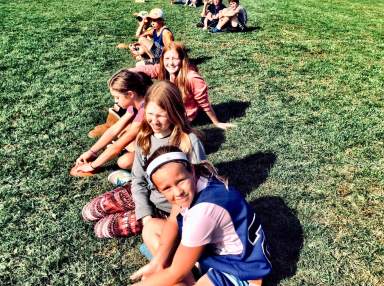 photography-of-people-on-grass-field-1008357