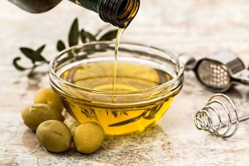 To Treat Split Ends: Honey and Olive Oil 