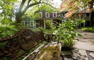 Main House Inn Front w Garden Bench