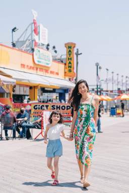 fp-june-cover-janet-bloom-boatdwalk-shot-photographer-yumi-matsuo-2021-06