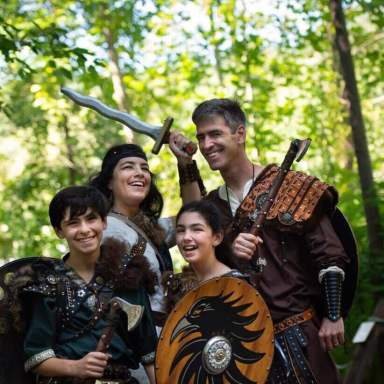 new-york-renaissance-faire-fam-822×822