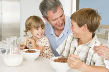 Family-Eating-Breakfast