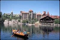 Family-in-boat-at-Mohonk