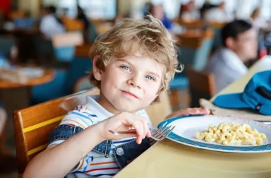 boy-with-lunch1