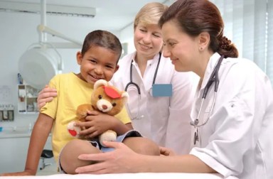 boy-with-two-female-doctors