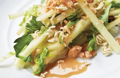 crunchy-ramen-and-apple-salad