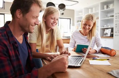 family-at-table-using-getatutor