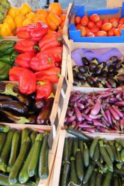 farmers-market-vegetables