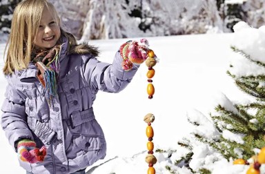 girl-birdseed-garland