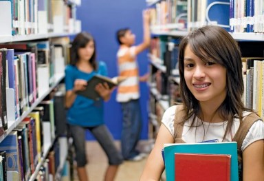 girl-in-library