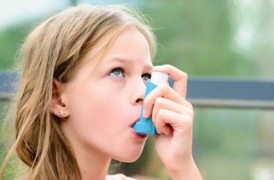 girl-with-asthma