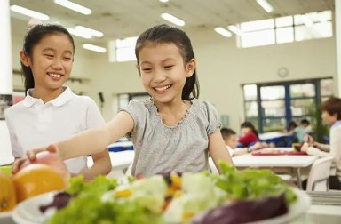 girls-school-cafeteria