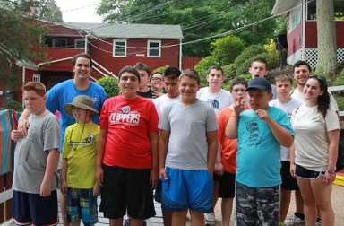 group-of-kids-at-summer-camp