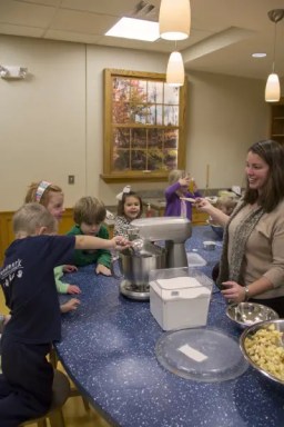 kids-cooking-in-kitchen