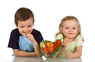 kids-eating-vegetables