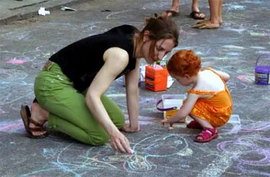 mom-and-child-playing-with-chalk