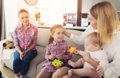 nanny-meeting-family