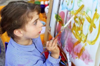 preschooler-painting