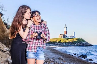 sisters-near-montauk-lighthouse