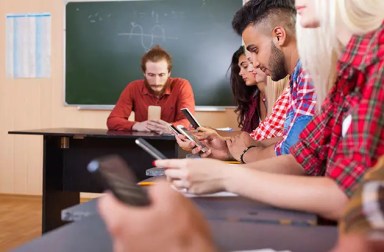 students-using-phones