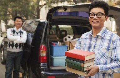 teen-packing-car-for-college