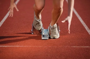 track-runner-starting-block