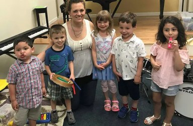 young-children-in-music-class-with-instructor